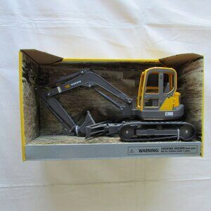 NewRay Volvo Die Cast Excavator Toy ECR88D 1:50